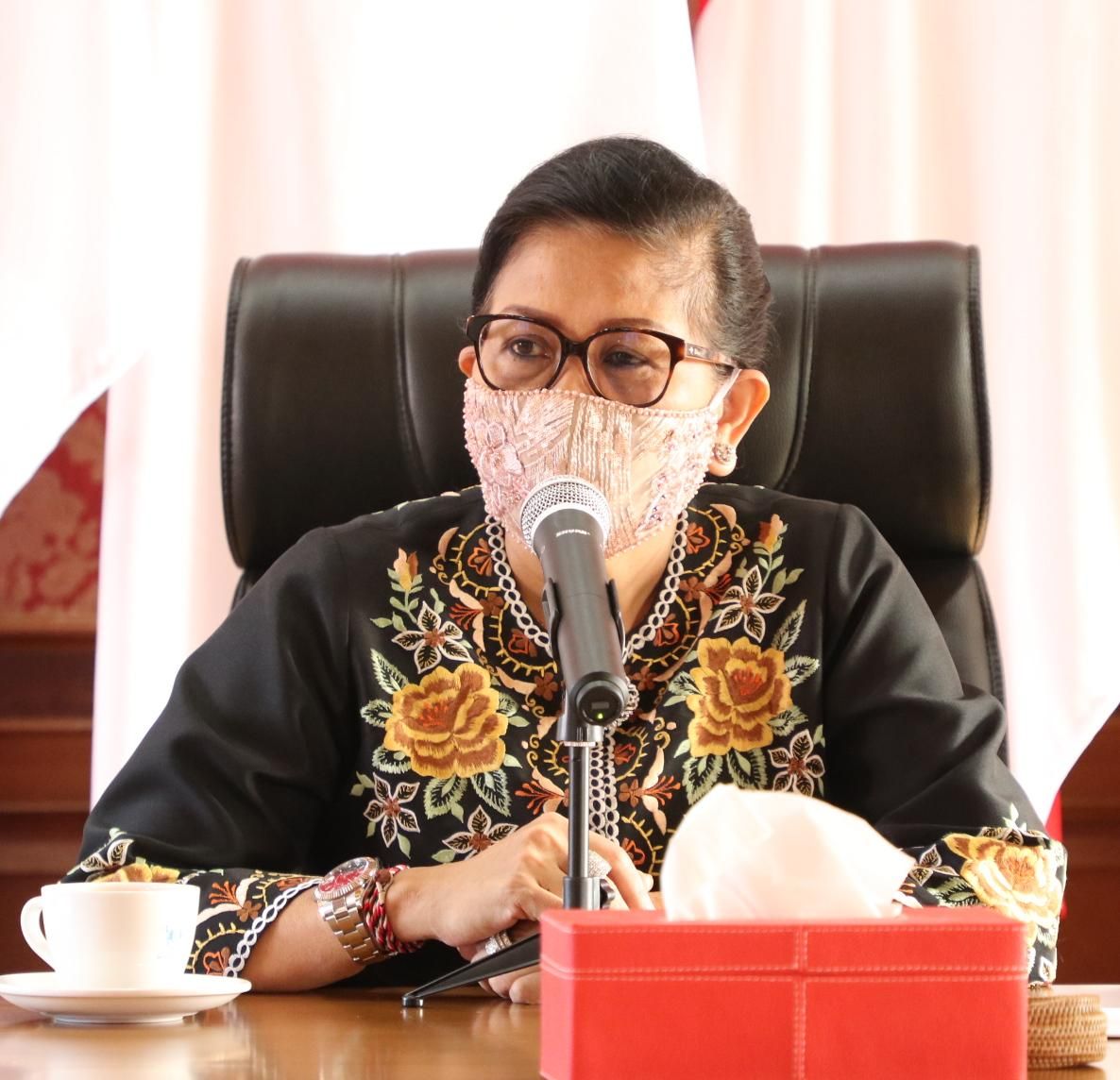 podiumnews.com-Ny. Putri Koster Gelar Pameran Dorong Kerajinan Bali Kuasai Pasar Lokal 